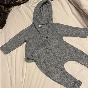 Old Navy Gray Baby Matching Set- Size 3-6 months